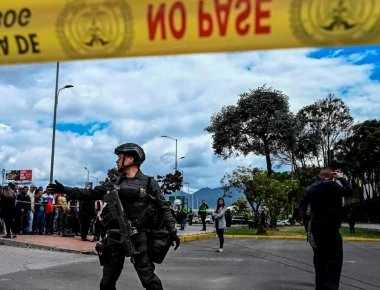 Κολομβία: Χιλιάδες πολίτες διαδήλωσαν κατά της τρομοκρατίας μετά την επίθεση στην Μπογκοτά